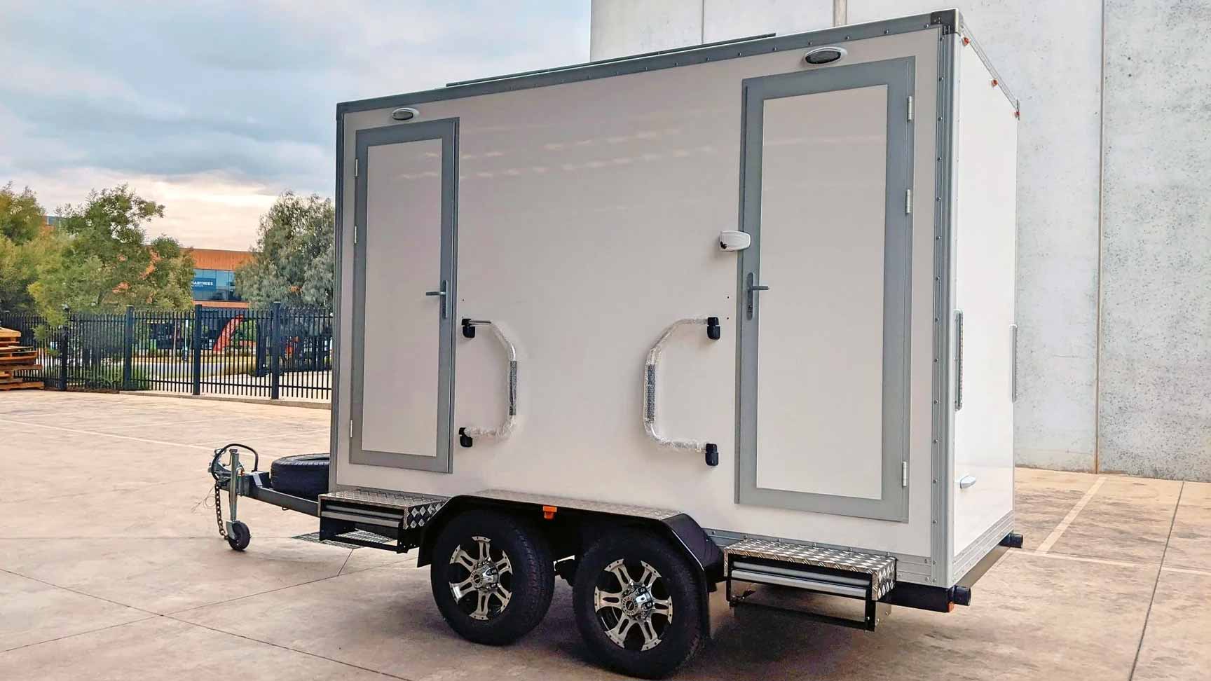 5 Reasons to Buy a LUXURY Portable Toilet